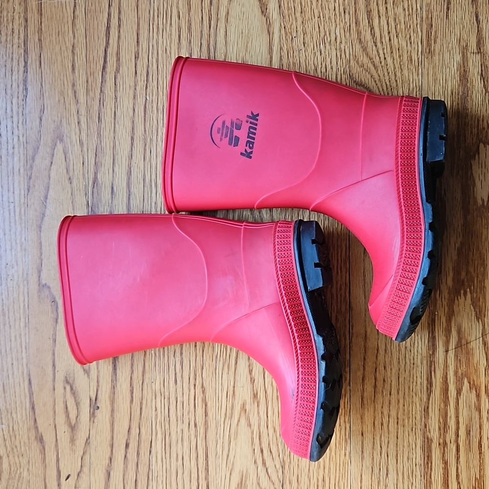Kids Kamik stomp light rain boots